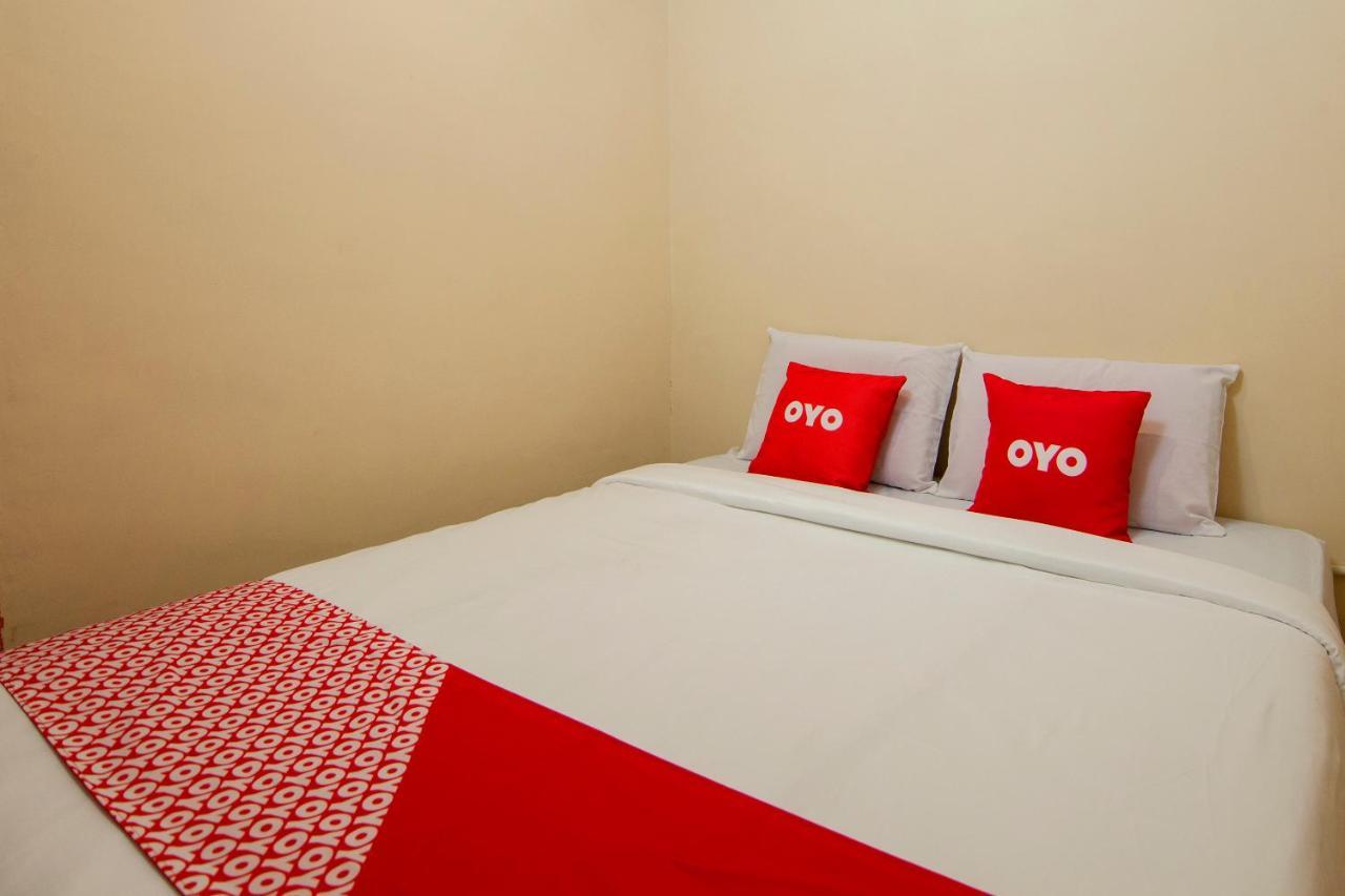 Oyo 2045 Hotel 211 Parapat Dış mekan fotoğraf