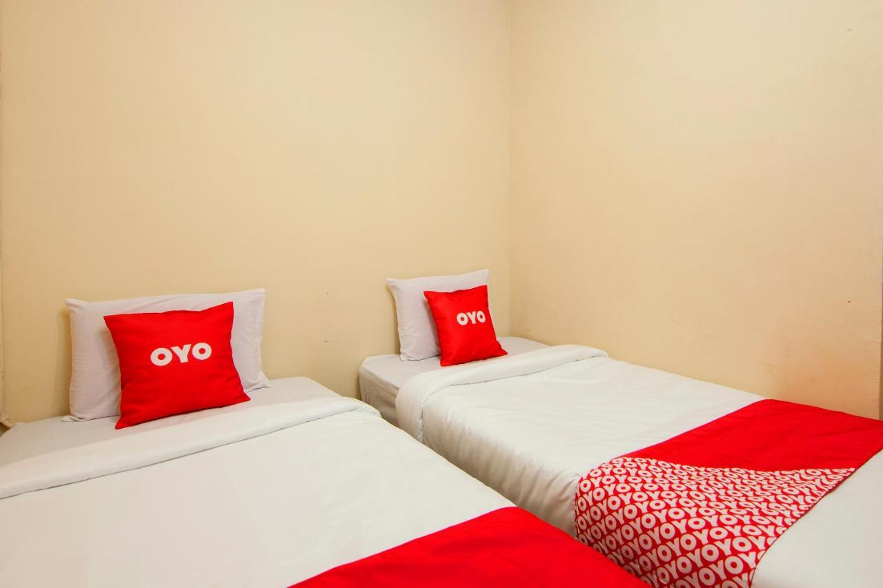 Oyo 2045 Hotel 211 Parapat Dış mekan fotoğraf