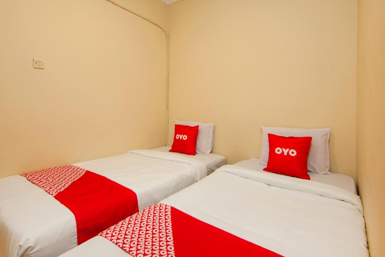 Oyo 2045 Hotel 211 Parapat Dış mekan fotoğraf